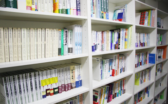 ���������i